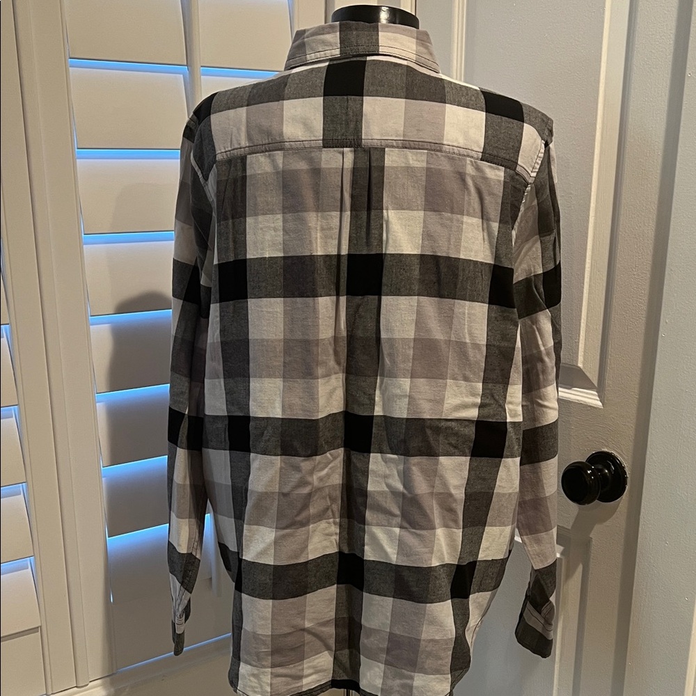 Black & White Check Button-Down Shirt - Picture 4 of 5